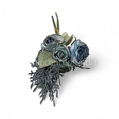 Garden Rose Bunch with Frosty ferns