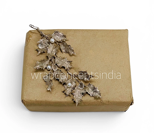 Pearl Holly Embellishment – Gold/Champagne