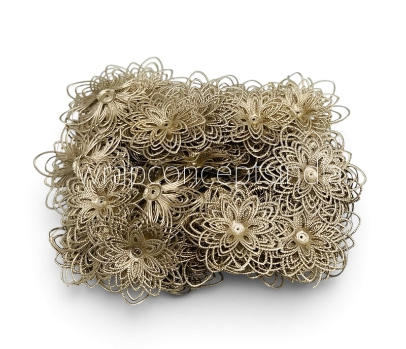 Champagne Filigree Bloom