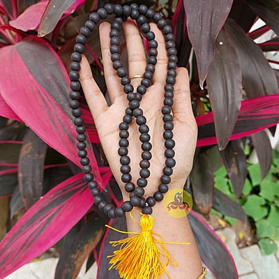 Karungali Malai or Karungali garland