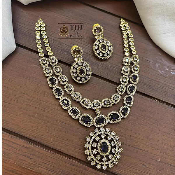 Premium quality Victorian necklace with stunning lavender stone - MN004