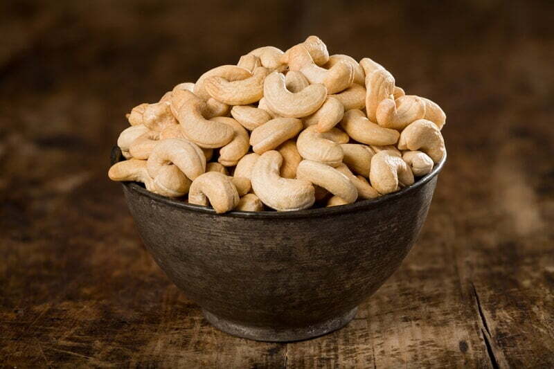 Raw cashew nuts - W320
