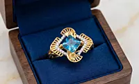 18 kt Gold Azure Sovereign Princess Ring