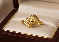 18 kt Gold Daisy Bypass Ring