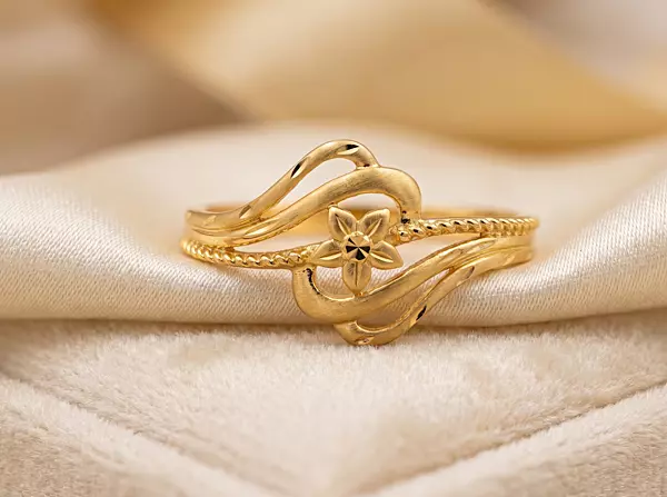 18 kt Gold Sculptural Floral Bypass Ring