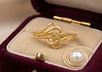 18 kt Gold Sculptural Floral Bypass Ring