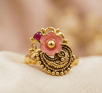 22 kt gold antique ring