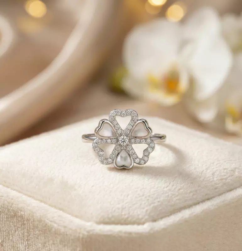 925 Silver white hearts ring