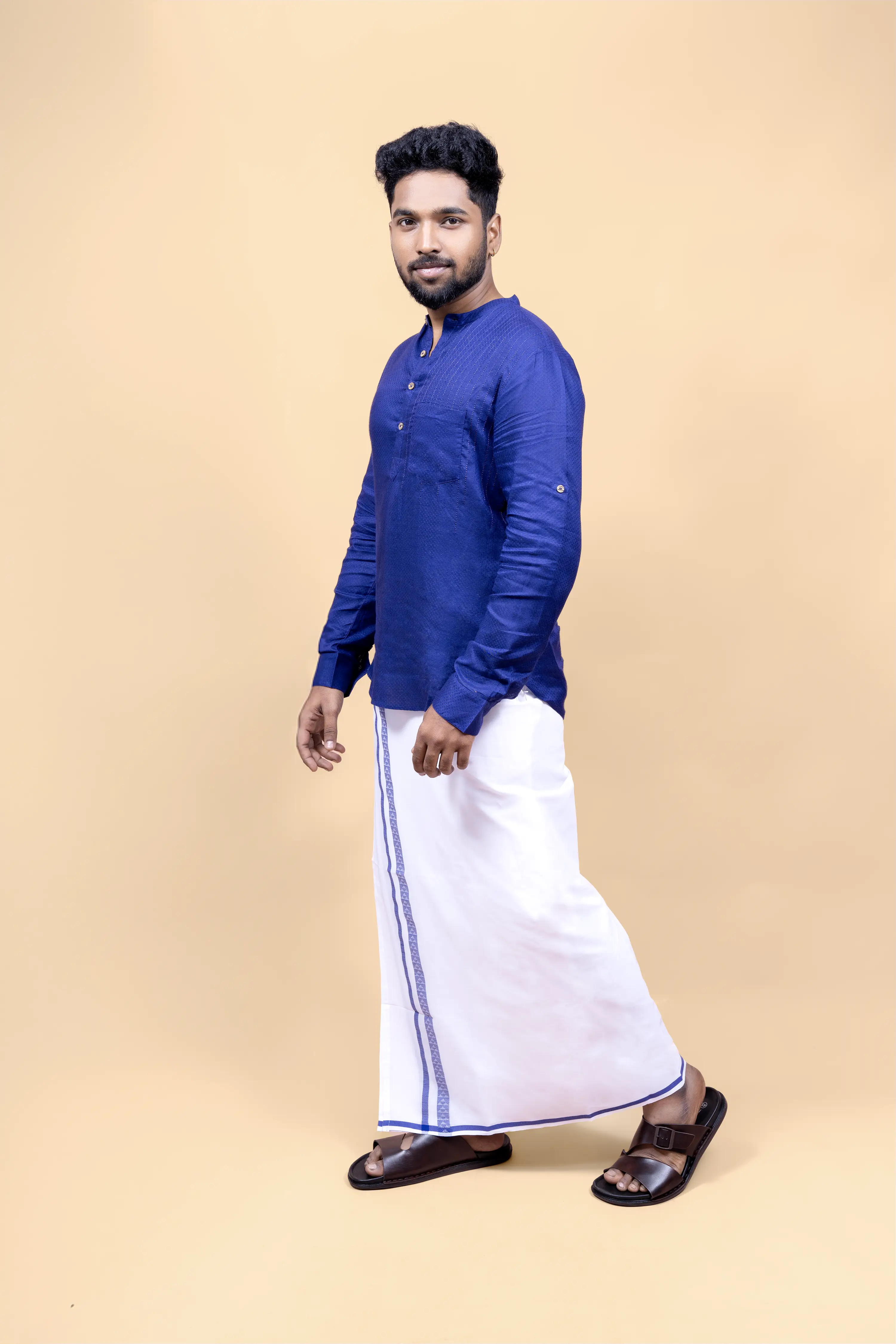 Men's Embroidered Short Kurta