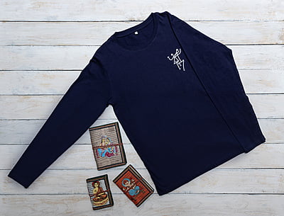 'Dance' pocket-size printed navy blue full sleeve tee