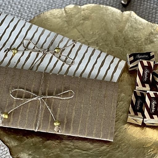 SET OF 2 FLAP GOLD ENVELOPES