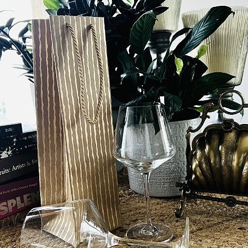 SET OF 3 WINE BAGS WITH GOLD STRIPES