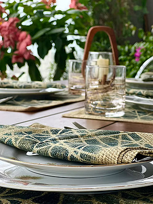 SET OF 6 GREEN JUTE PRINT TABLE NAPKINS