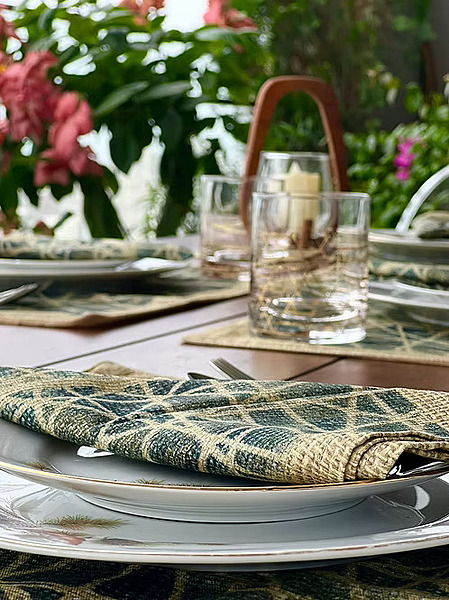 SET OF 6 GREEN JUTE PRINT TABLE NAPKINS