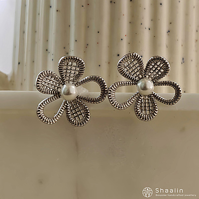 Floral Pearl Blossom Earring