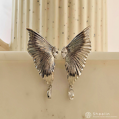 Vintage Beauty Silver Wings