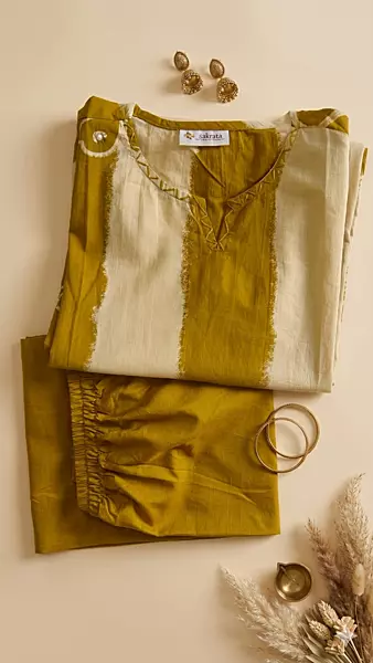 Mustard and Cream Vertical Tie-Dye Striped Cotton Kurta Set with Pants – 2-Piece