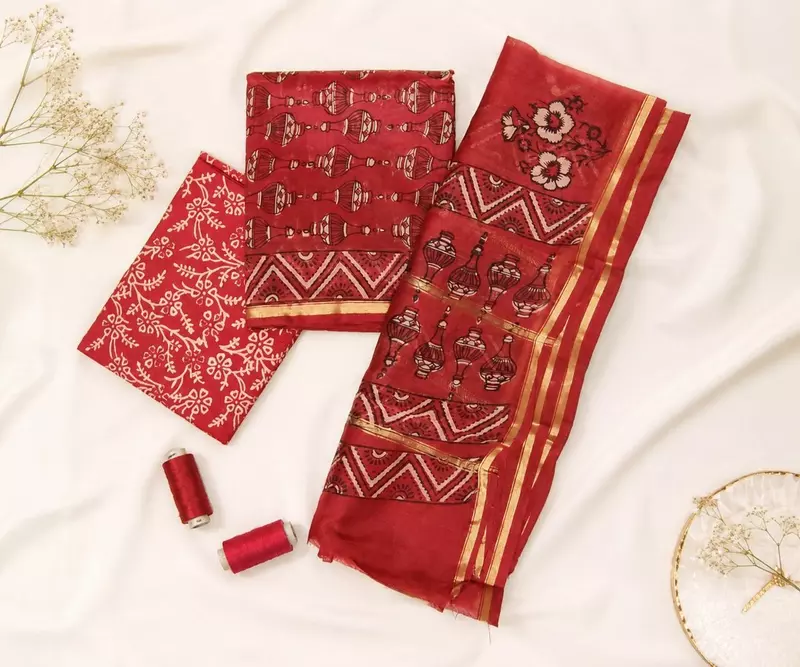 Crimson Maheshwari Silk Unstitched 3-Piece Suit Material