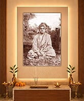 [PP] Swami Vivekananda - Colombo - January 1897 - seated - frontview