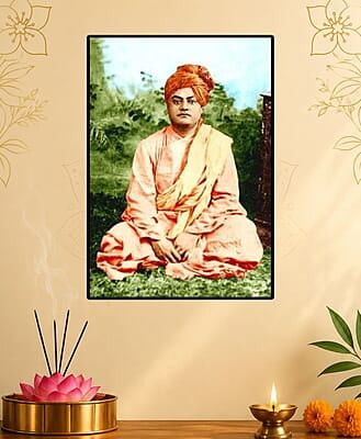 [WL] Swami Vivekananda-Colombo-January 1897-seated-frontview