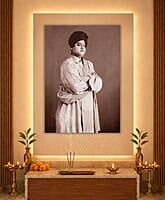 [PP] Swami Vivekananda - Colombo - January 1897 - seated - sideview