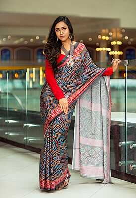 Crepe Digital Printed Saree-8