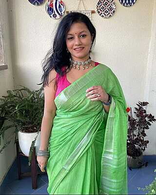 Linen Zari Saree Series 1-Green Linen Zari Saree Series 1-Green