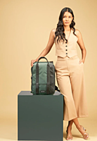 Assembly Echo Back pack