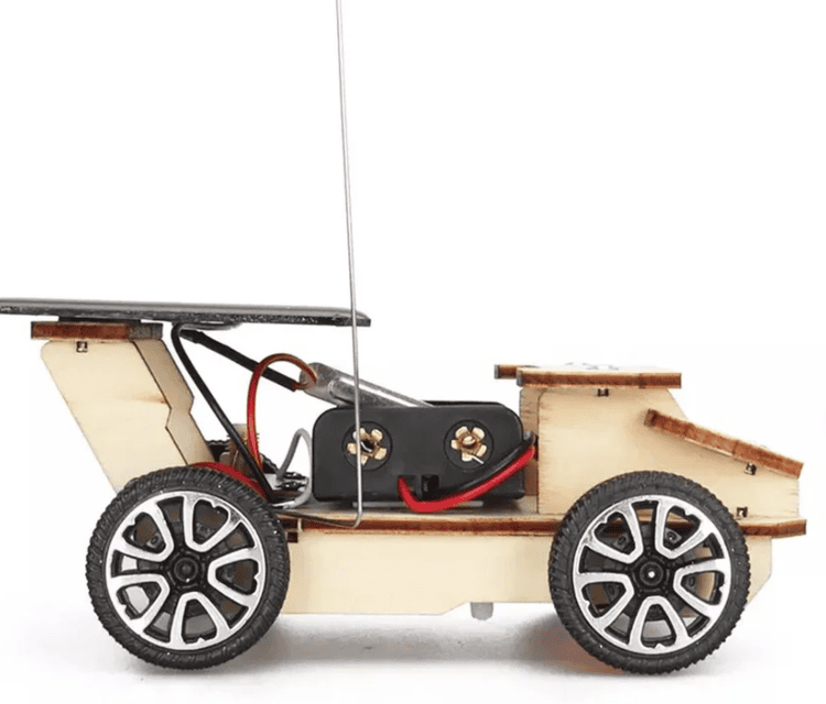 WIRELESS REMOTE CONTROLLED CAR