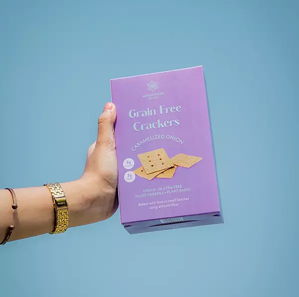 Caramelized Onion Cracker - Atmosphere