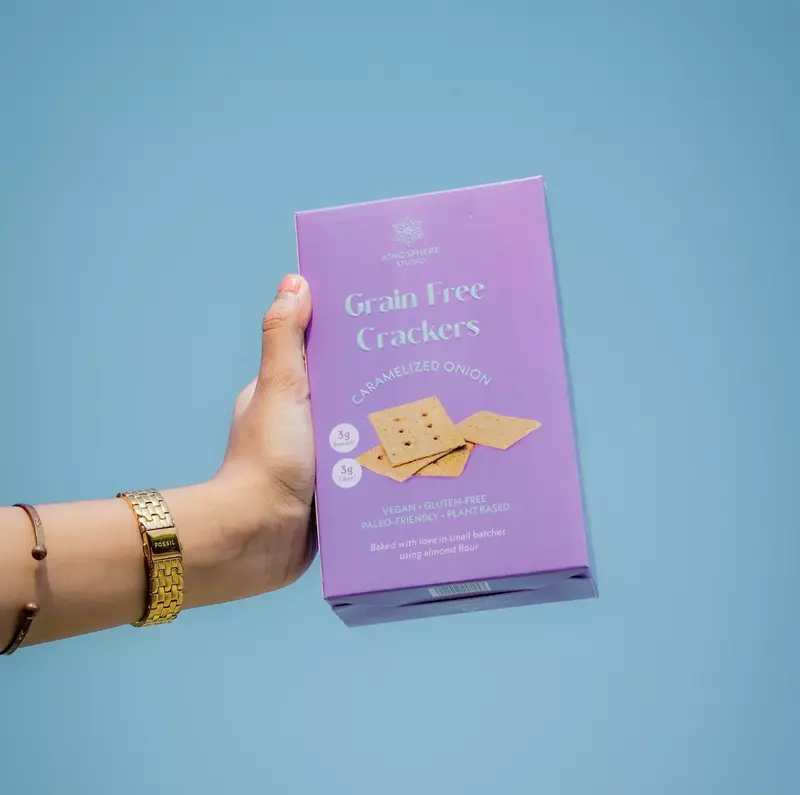 Caramelized Onion Cracker - Atmosphere