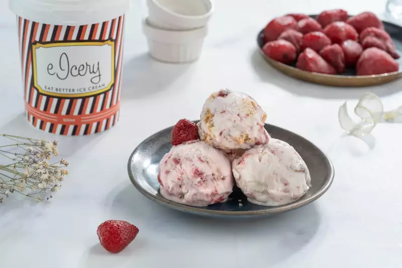 Strawberry Cheesecake 500 ml Tub