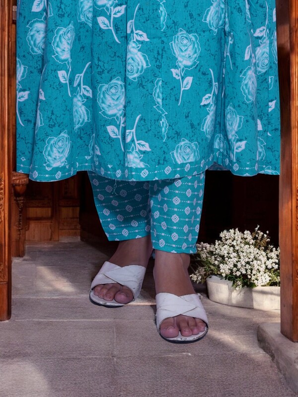 TURQUOISE FLORAL PRINT COTTON SALWAR SUIT SET - SLEEVELESS KURTA WITH MATCHING TROUSERS