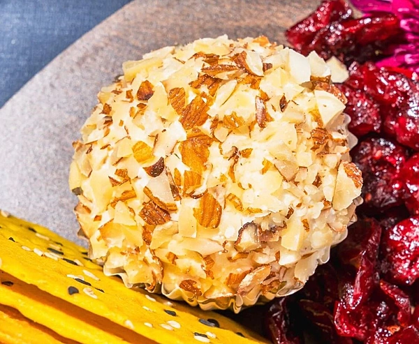 Truffle Almond Cream Cheese (Vegan)