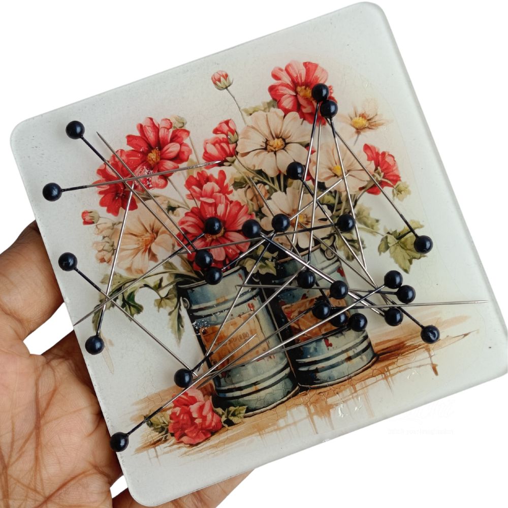 Vintage Floral Needle Minder Large