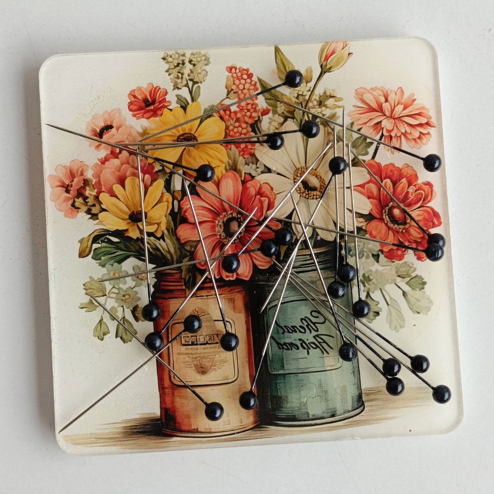 Vintage Floral Needle Minder Large