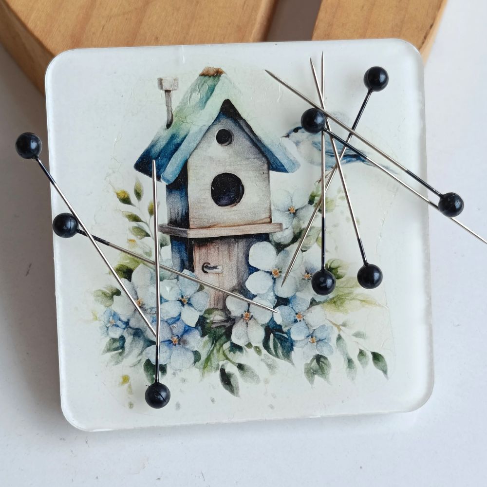 Whimsical Needle Minder- Medium