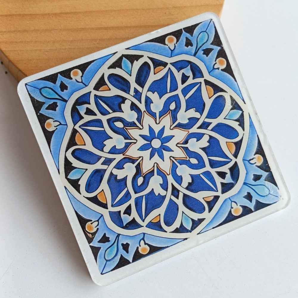 Mosaic Design Needle Minder-Large