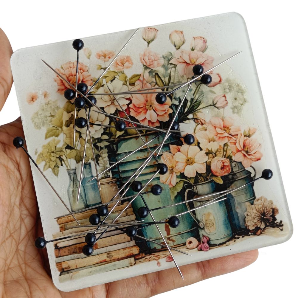 Vintage Floral Needle Minder Large