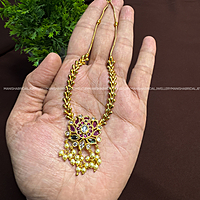 Lotus patterned neckpiece