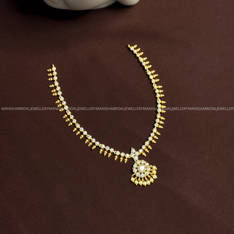 Full White Beaded Kemp Attigai