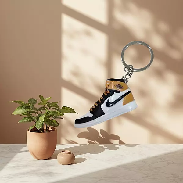 Utiliva, Brown Shoes Model Key Chain