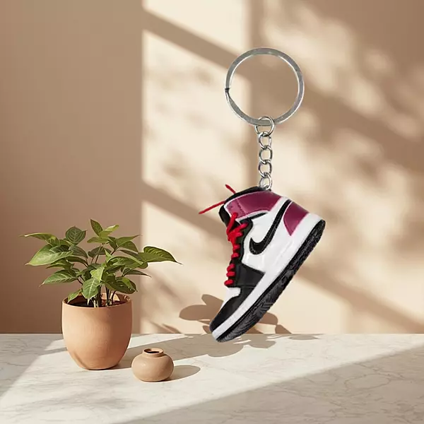 Utiliva, Red Shoes Model Key Chain