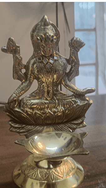Brass Lakshmi Devi Deepam – Traditional Handcrafted Goddess Lakshmi Oil Lamp for Pooja & Home Temple Brass Lakshmi Devi Deepam – Traditional Handcrafted Goddess Lakshmi Oil Lamp for Pooja & Home Temple