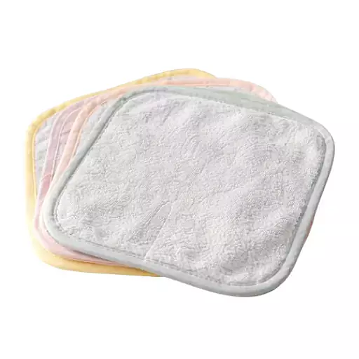 Hooded Towel with 5 Wash Cloths