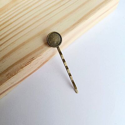 Hair Pin With Bezel