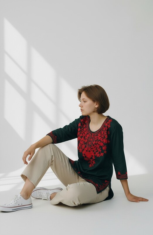 Elegant Embroidered Kurti with Floral Design