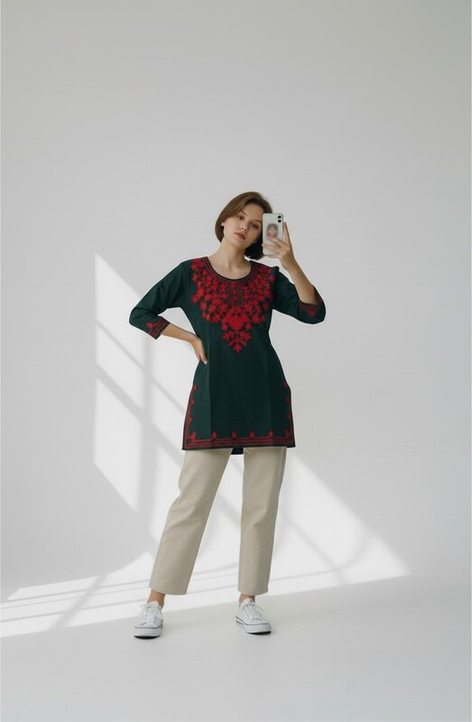 Elegant Embroidered Kurti with Floral Design