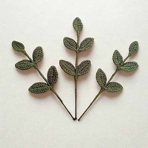 Leaf with Stem Small Dark Green