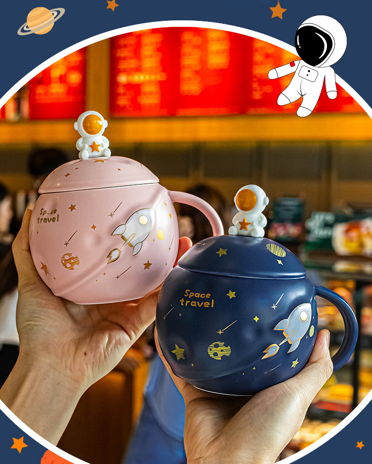 Astronaut Coffee Mug with Lid & Spoon